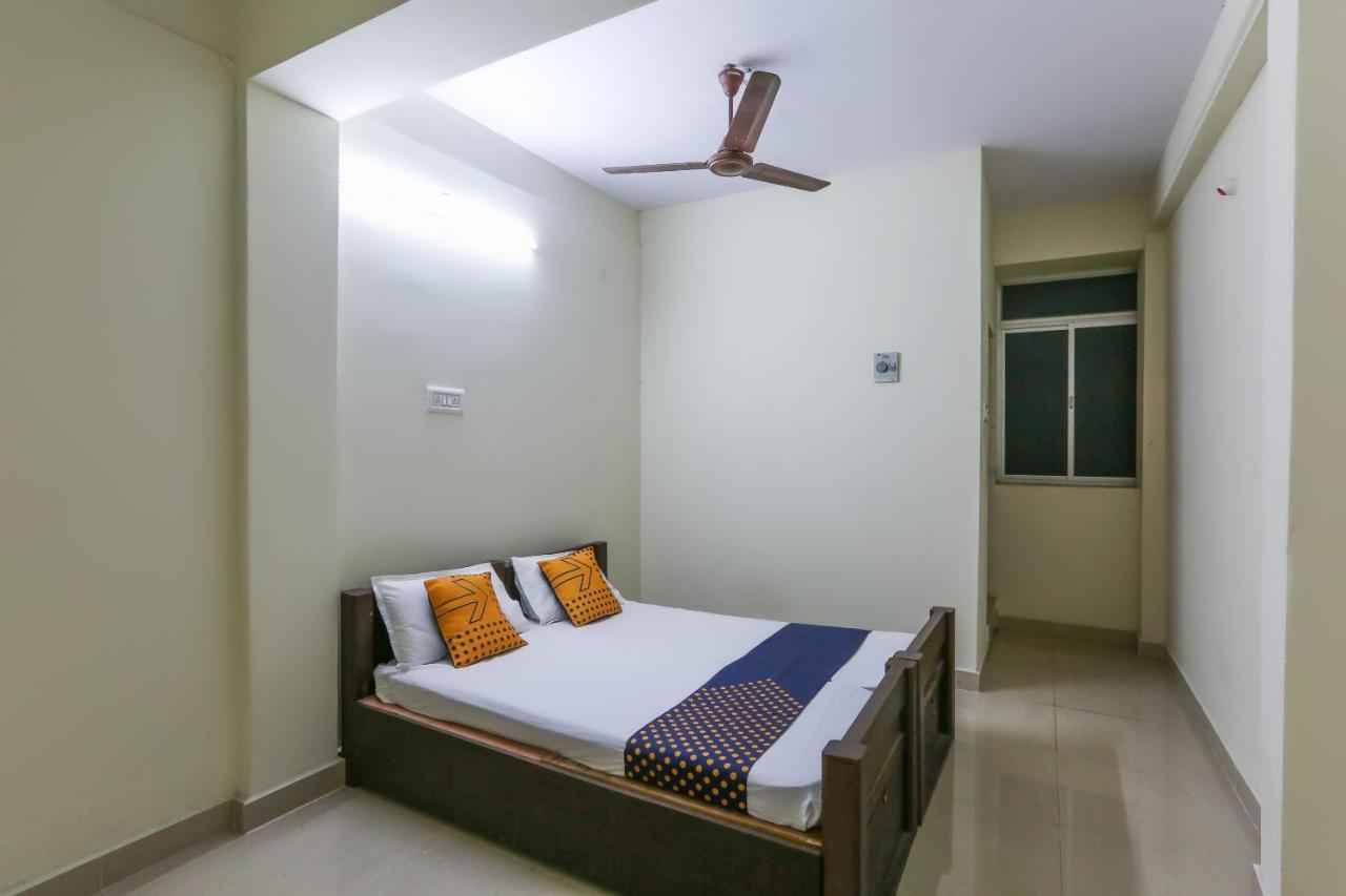 Spot On 63050 Kag Rooms Guduvancheri Bilik gambar