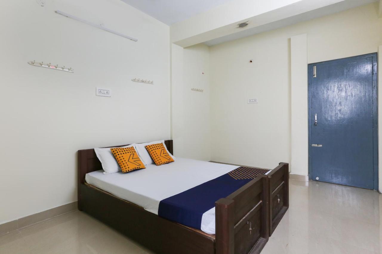 Spot On 63050 Kag Rooms Guduvancheri Luaran gambar